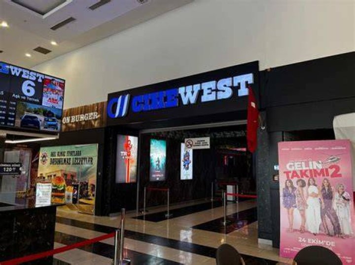 Адель Экзаркопулос ждет ребенка CineWest