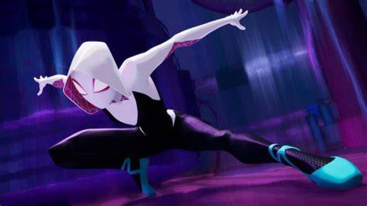 gwen stacy spider man into the spider verse Spider gwen, Gwen stacy