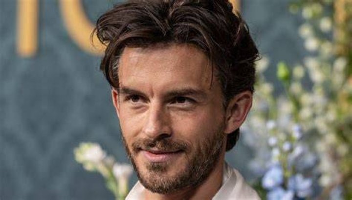 Jonathan Bailey biografia chi &egrave;, et&agrave;, altezza, peso, compagno