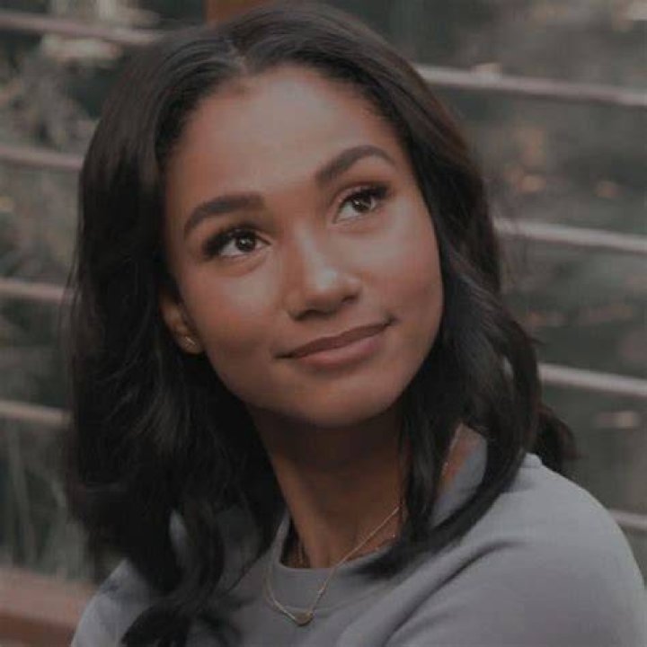 layla keating Cool hairstyles, Layla, Long hair color