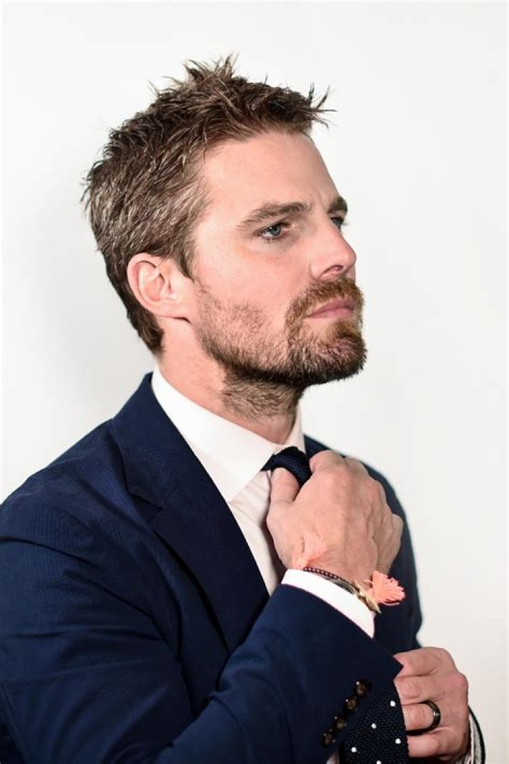 Stephen Amell's Arrowverse Costars Blast Actor's Stance on Actors Strike