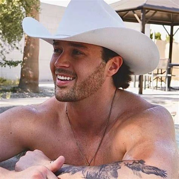 Tyler Nolan Bio, Age, Wife, Tattoo, Shop, New Net Worth 2022